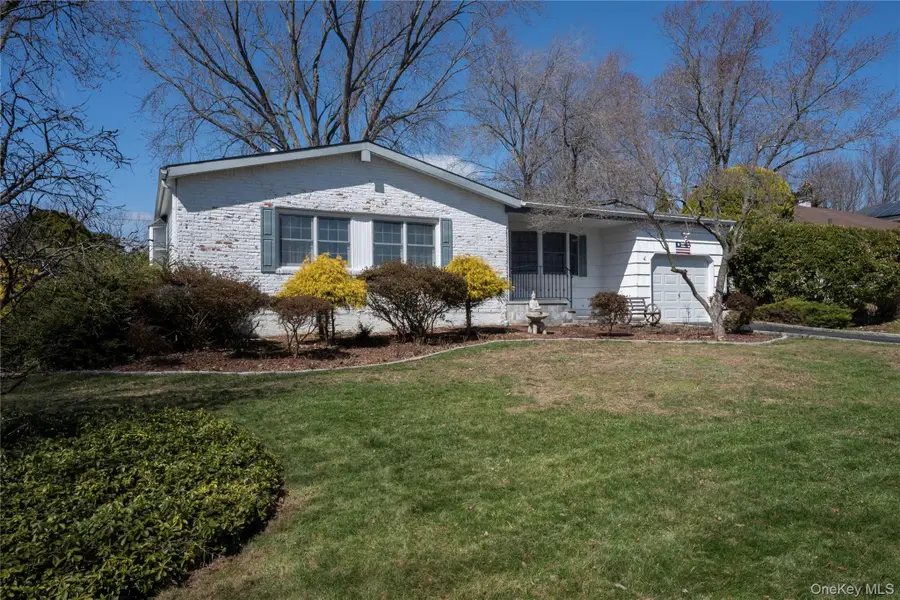 28 Dartmouth Drive, Smithtown, NY 11787 - #2