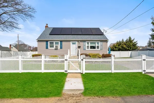 290 38 Th Street, Lindenhurst, NY 11757