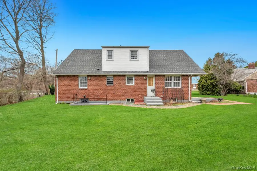 50 Sudbury Lane, Westbury, NY 11590 - #3