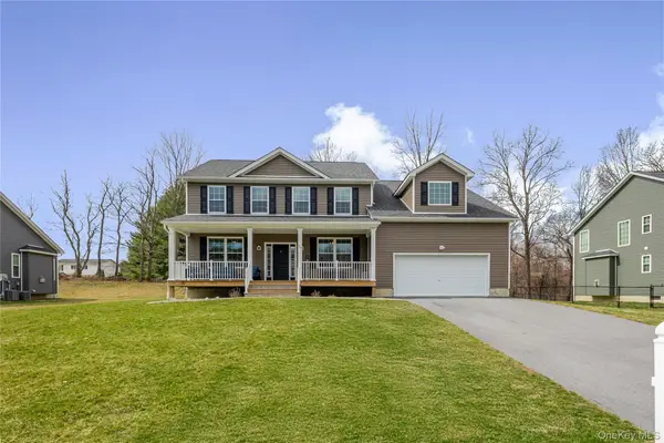 77 Kensington Lane, Poughkeepsie, NY 12603