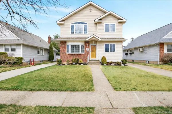 1019 Whittier Avenue, New Hyde Park, NY 11040