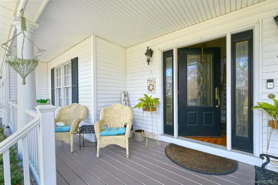 4 Rolling Wood Court, Hauppauge, NY 11788 - #3