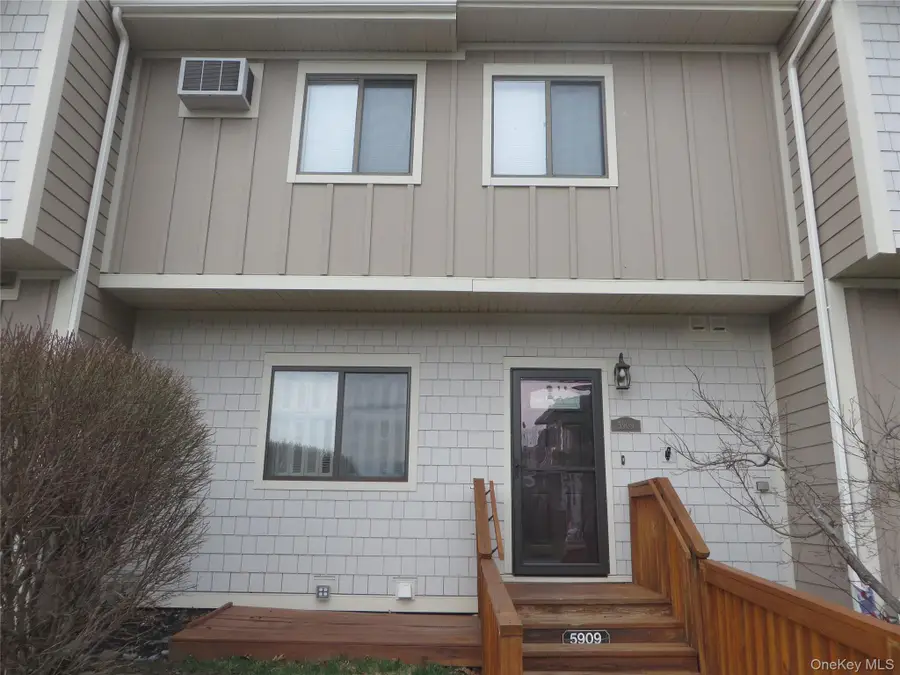 5909 Chelsea Cove N, Hopewell Junction, NY 12533 - #2