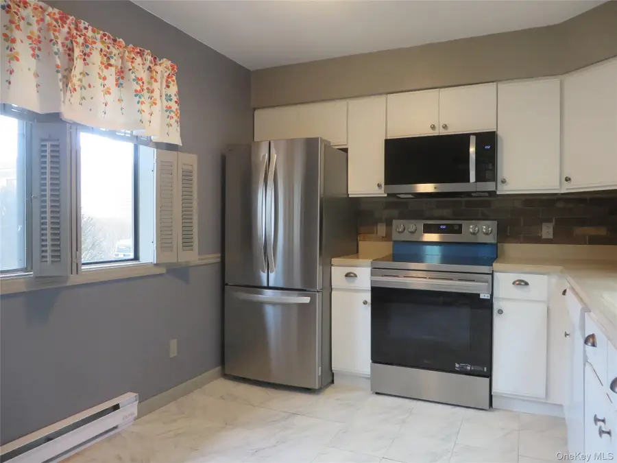 5909 Chelsea Cove N, Hopewell Junction, NY 12533 - #3