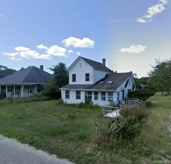 84 Chapel Avenue, East Patchogue, NY 11772