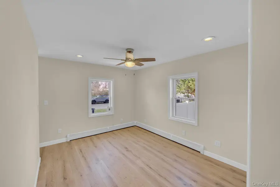 37 Oklahoma Avenue, Bay Shore, NY 11706 - #3