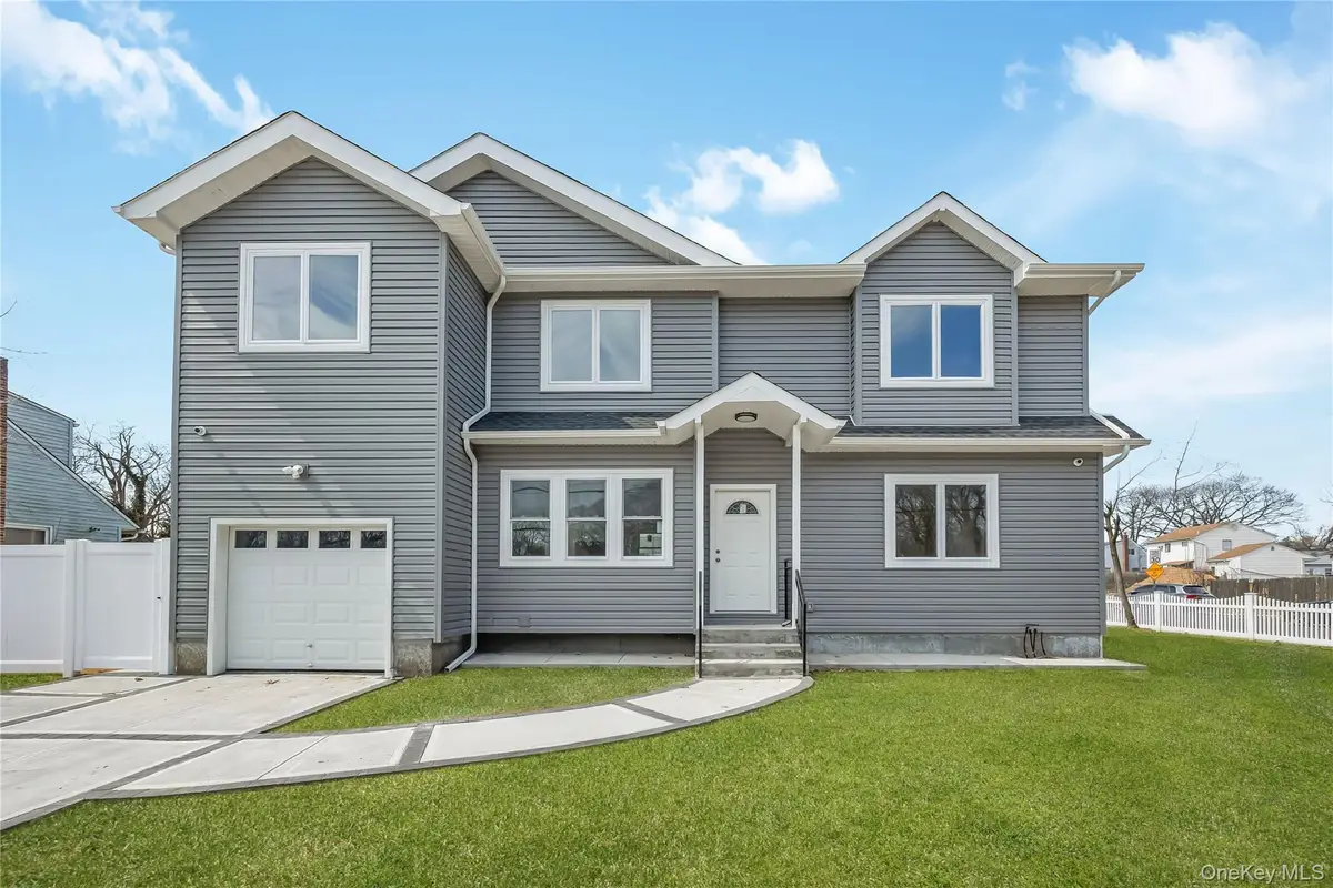 1078 Woodfield Road, Rockville Centre, NY 11570 - #1