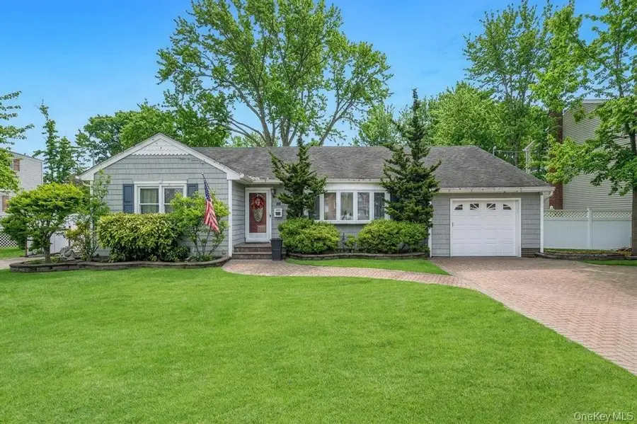 990 Thomas Avenue, Baldwin, NY 11510 - #2