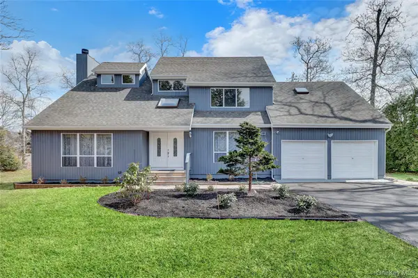 242 Trout Brook Lane, Aquebogue, NY 11901