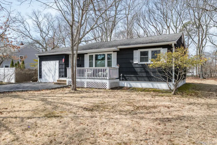 18 Maple Avenue, Bellport, NY 11713 - #3