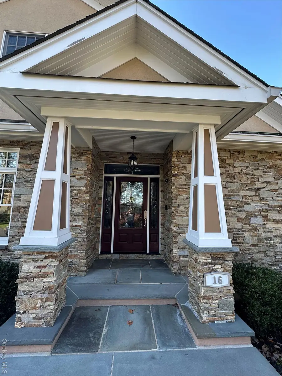 16 Oriole Place, Farmingville, NY 11738 - #2