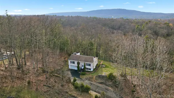 8 Robbins Lane, Saugerties, NY 12477