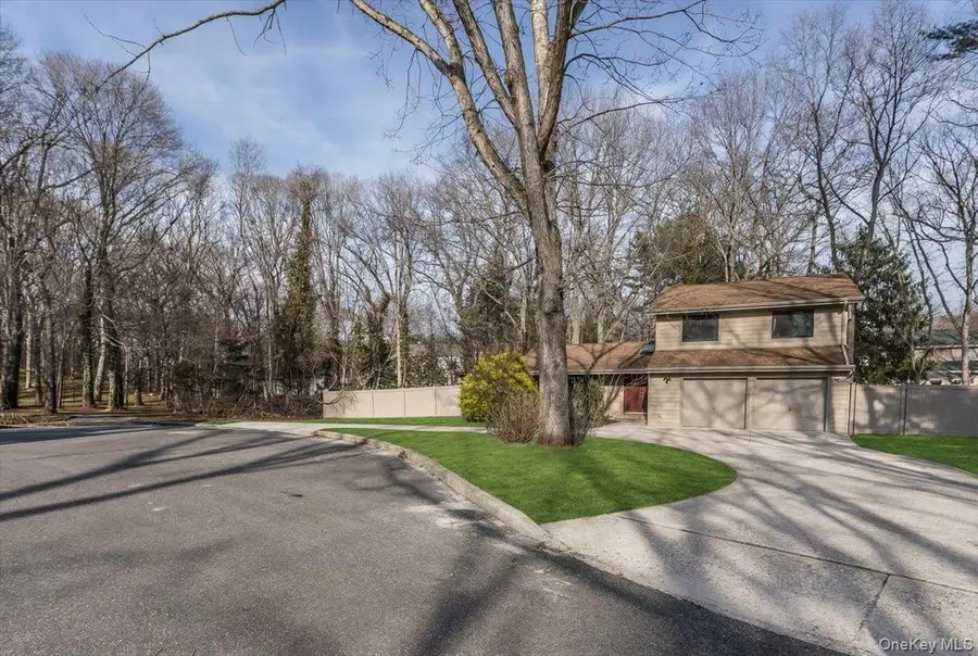 11 Jeanne Road, Lake Grove, NY 11755 - #2