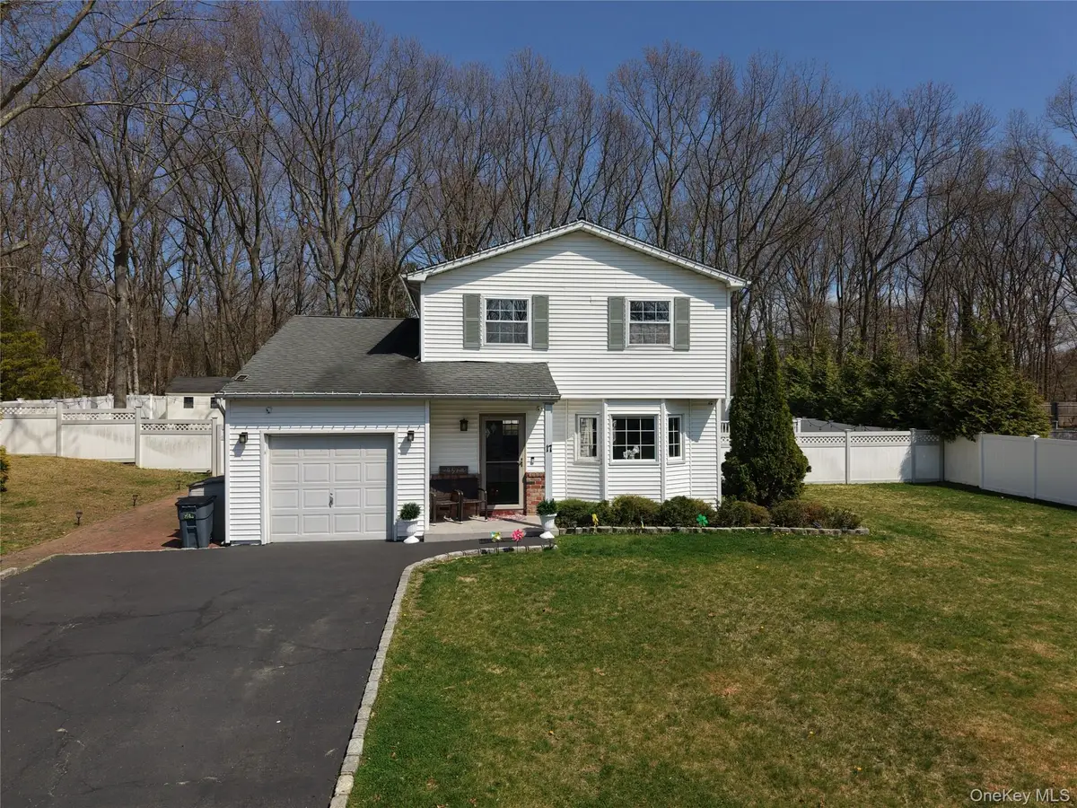17 Felway Drive, Coram, NY 11727 - #1
