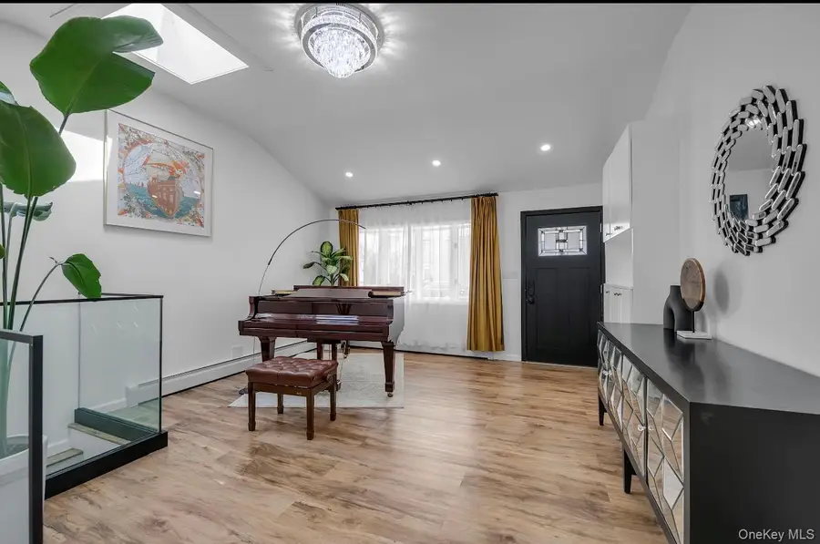 69 Candy Lane, Syosset, NY 11791 - #3