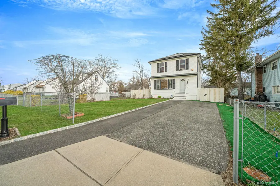 Address Withheld By Seller, Wyandanch, NY 11798 - #2