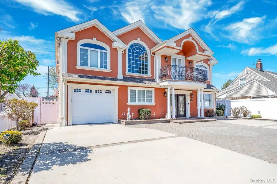 26 Grace Lane, Levittown, NY 11756 - #3