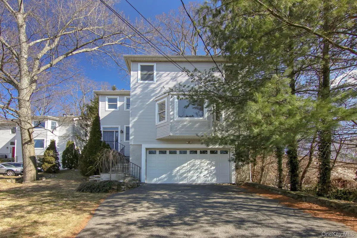 4 Manor Place, White Plains, NY 10605 - #1