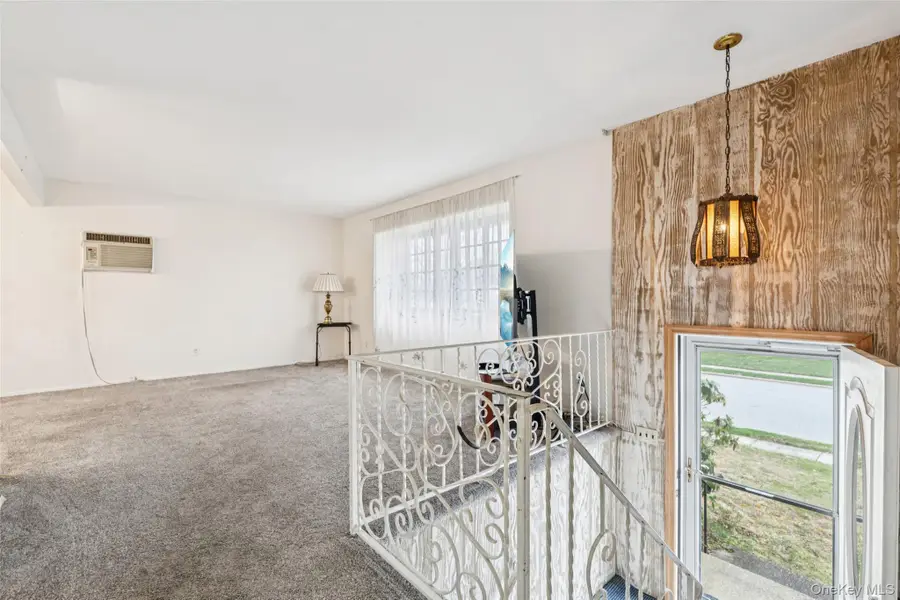 40 Bowling Lane, Deer Park, NY 11729 - #2