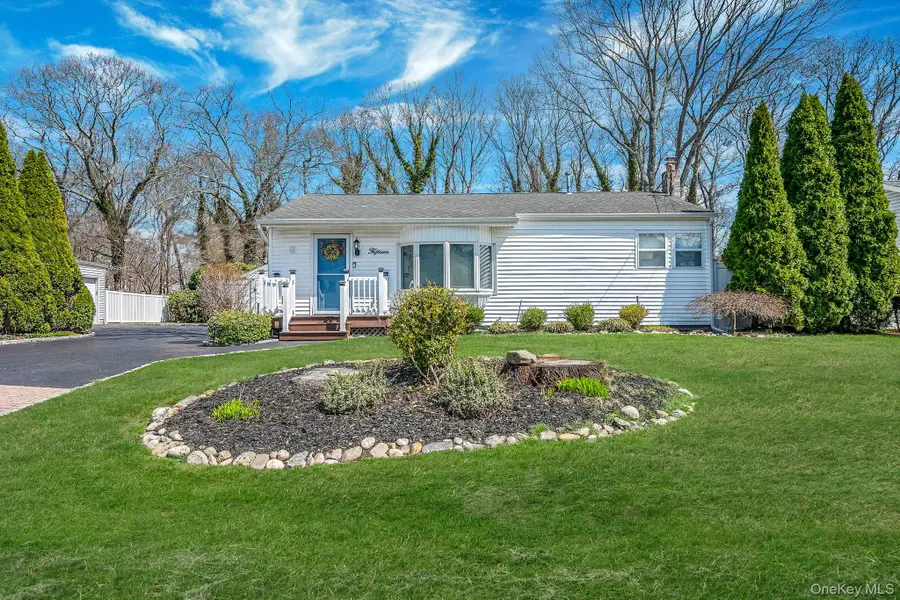 15 Lido Boulevard, Lake Grove, NY 11755 - #2