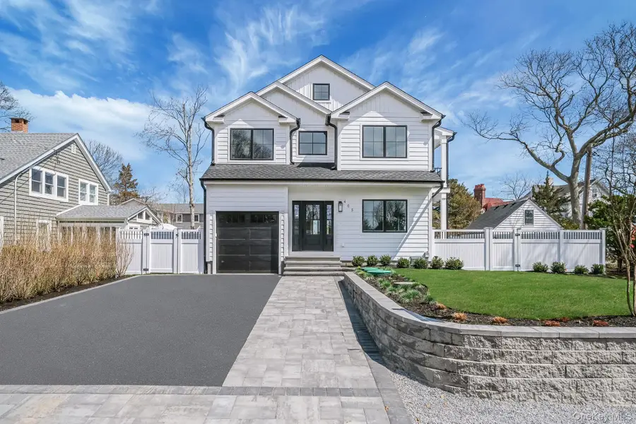 405 S Oakwood Drive, Laurel, NY 11948 - #2