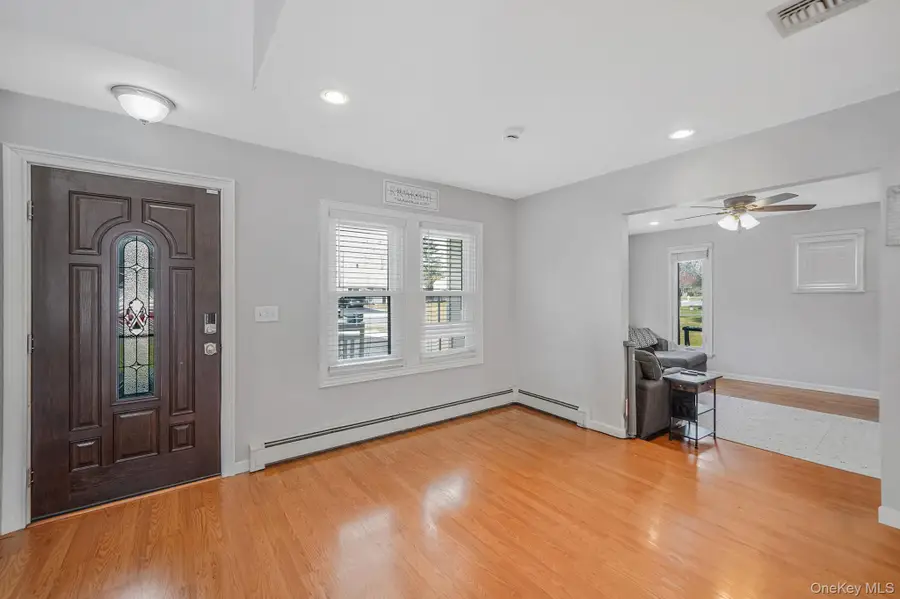 19 Goodwin Lane, Coram, NY 11727 - #2