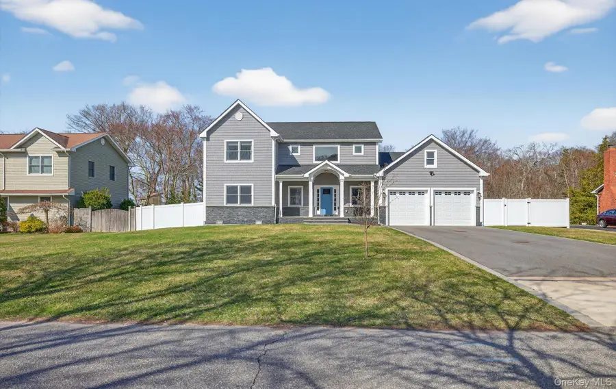 270 Edgewood Avenue, Oakdale, NY 11769 - #2