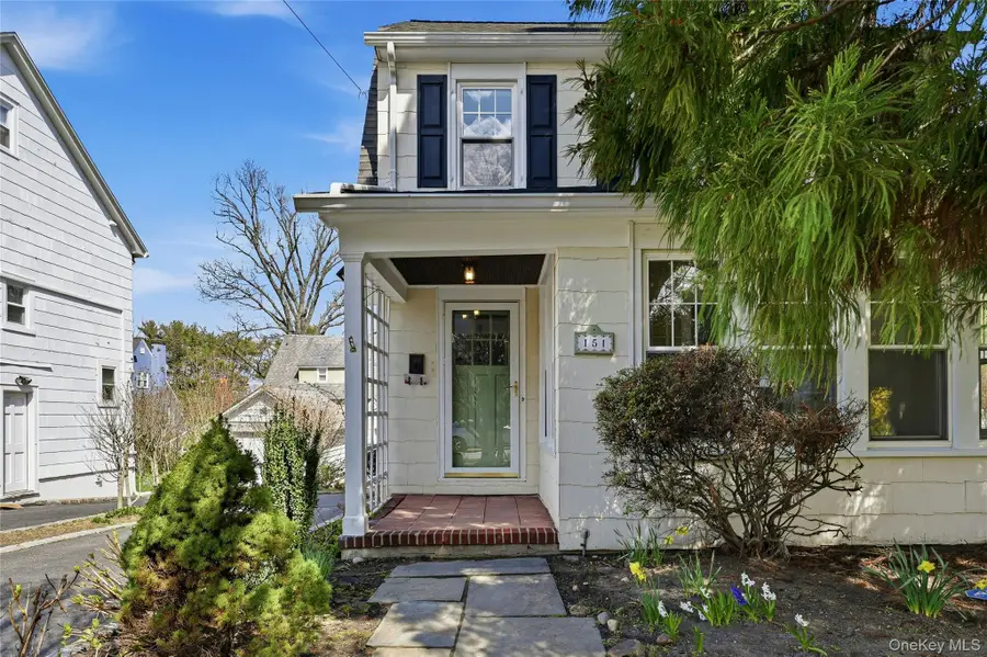 151 Hillcrest Avenue, Manhasset, NY 11030 - #2