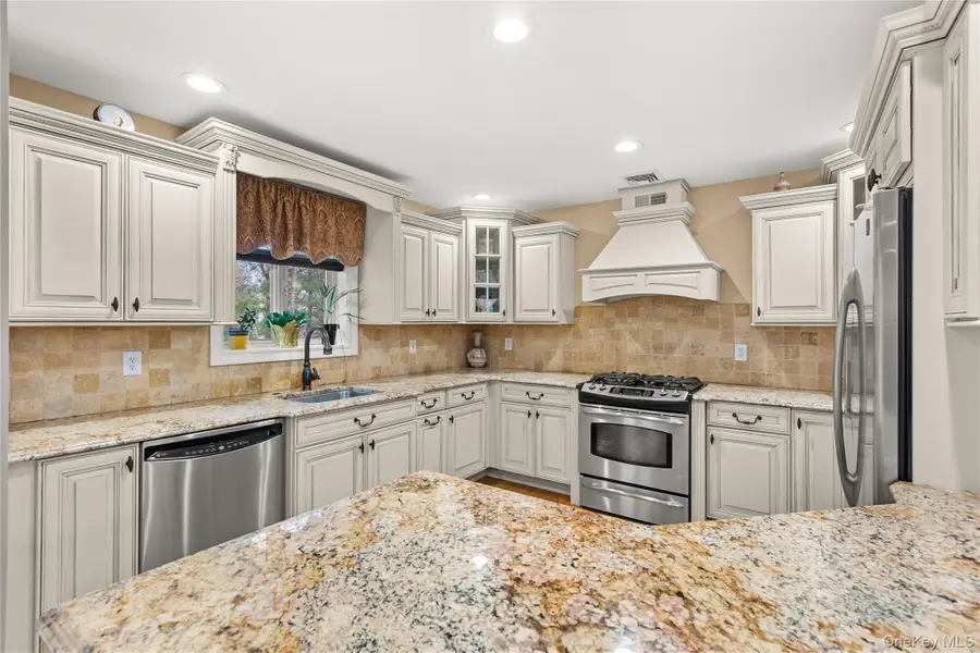 17 Stone Gate Court, Smithtown, NY 11787 - #2