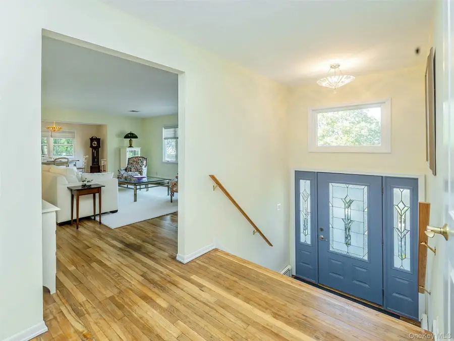 8 Laurel Way, Sea Cliff, NY 11579 - #3