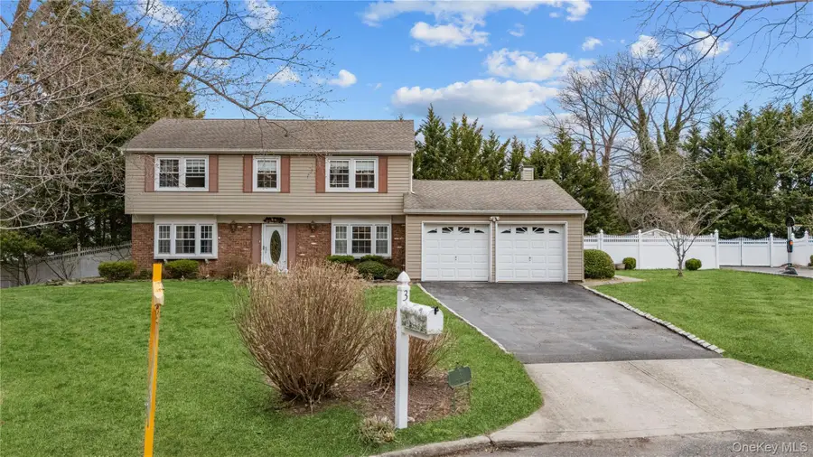 3 Split Rail Lane, East Setauket, NY 11733 - #2