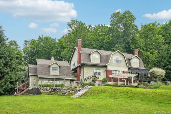 55 Buckberg Mountain Road, Tomkins Cove, NY 10986