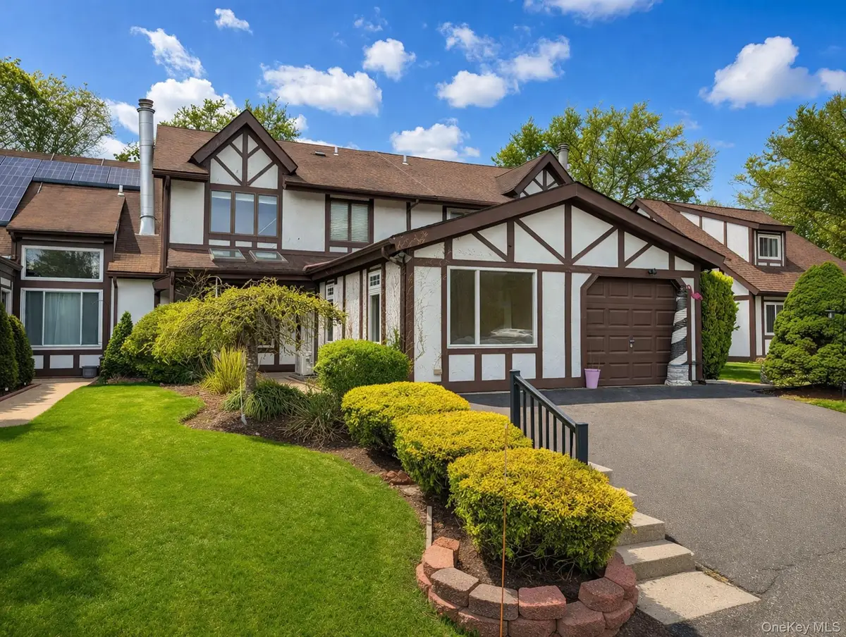 11 Amesworth Court, Middle Island, NY 11953 - #1