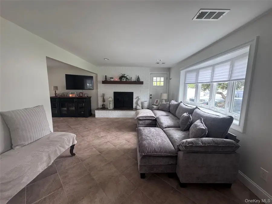 218 Ocean Avenue, Northport, NY 11768 - #2
