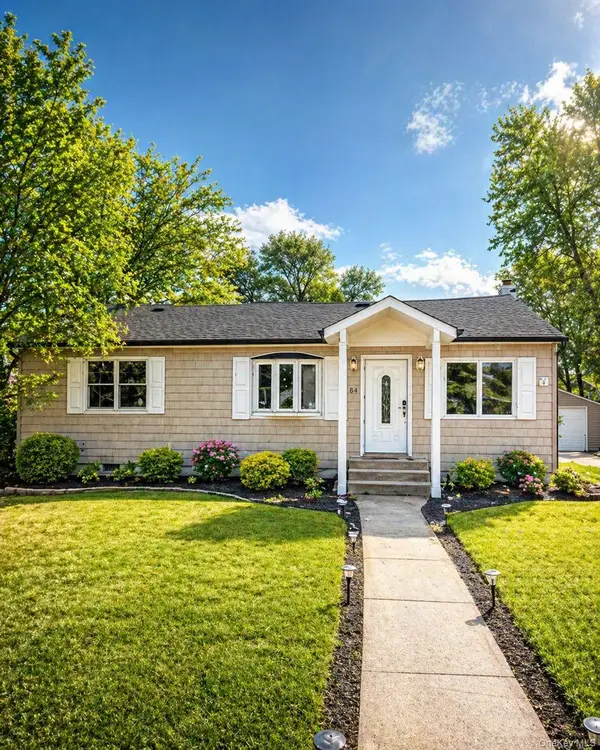 284 15th Street, West Babylon, NY 11704