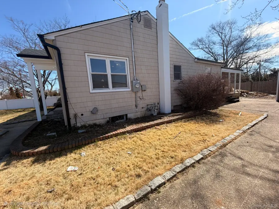 284 15th Street, West Babylon, NY 11704 - #3