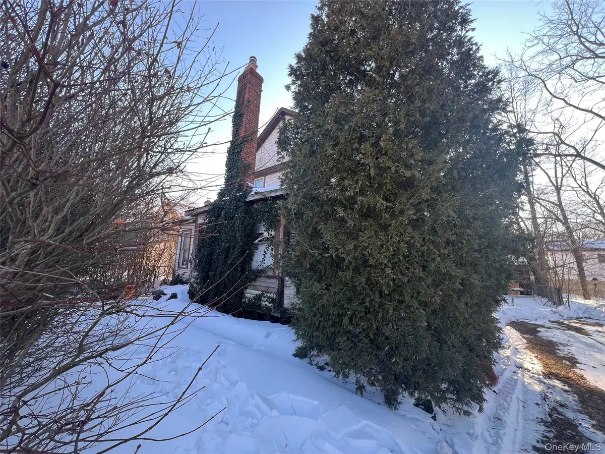 Grand Place, Huntington Station, NY 11746 - #1