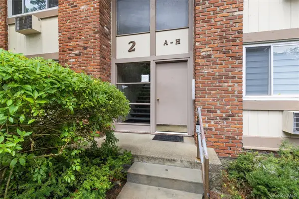 2 Woods End Circle #E, Peekskill, NY 10566