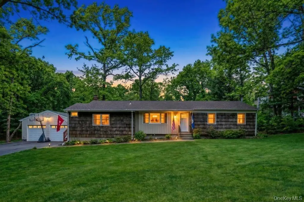 34 Giant Oak Road, Ridge, NY 11961 - #1