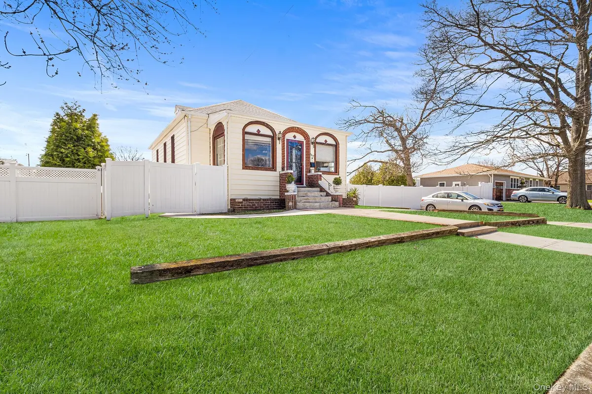 1517 10th Street, West Babylon, NY 11704 - #1