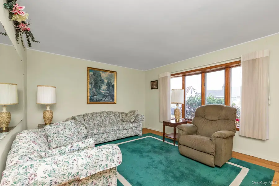 226 Lee Avenue, Hicksville, NY 11801 - #2