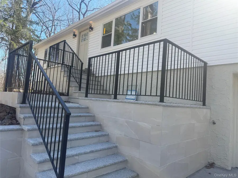 16 Sunset Drive, Huntington, NY 11743 - #2