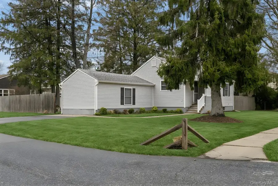 3 Roy Avenue, West Islip, NY 11795 - #2