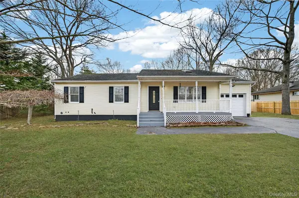 45 Oak Avenue, Shirley, NY 11967