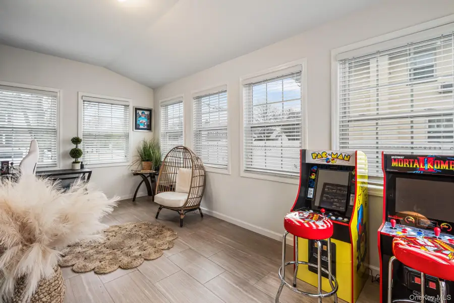 30 Alicia Court, Hempstead, NY 11550 - #3