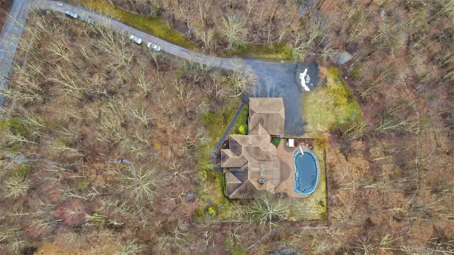 6 Foxwood Road, New Paltz, NY 12561 - #3