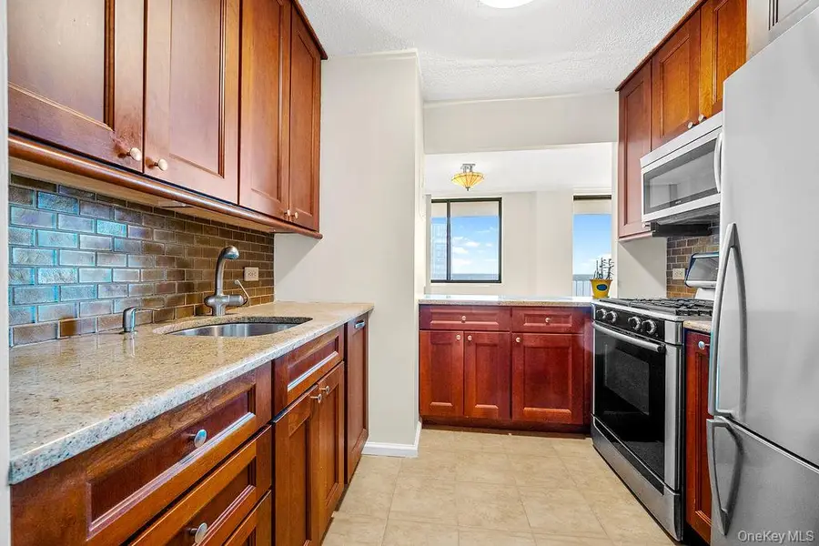 2 Bay Club Drive #16V, Bayside, NY 11360 - #3