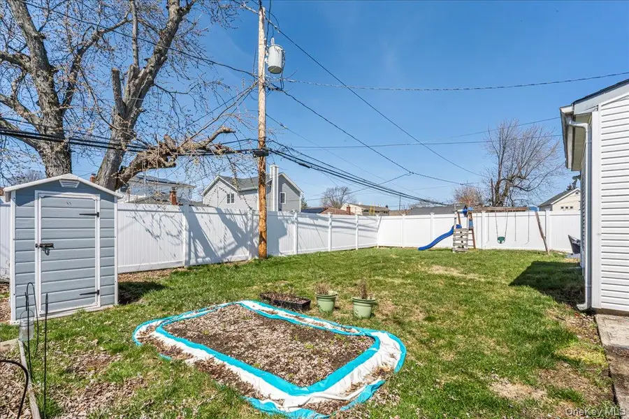 65 Prentice Road, Levittown, NY 11756 - #3