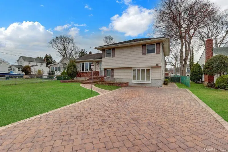 50 Independence Avenue, Babylon, NY 11702 - #3