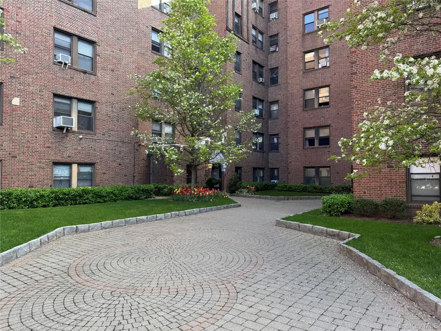 3 Franklin Avenue #4M, White Plains, NY 10601 - #3